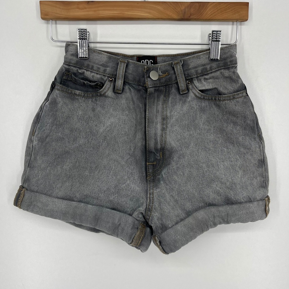 BDG Urban Outfitters Mom High-Rise Grey Denim Cuffed Shorts OB1146463 Size 24